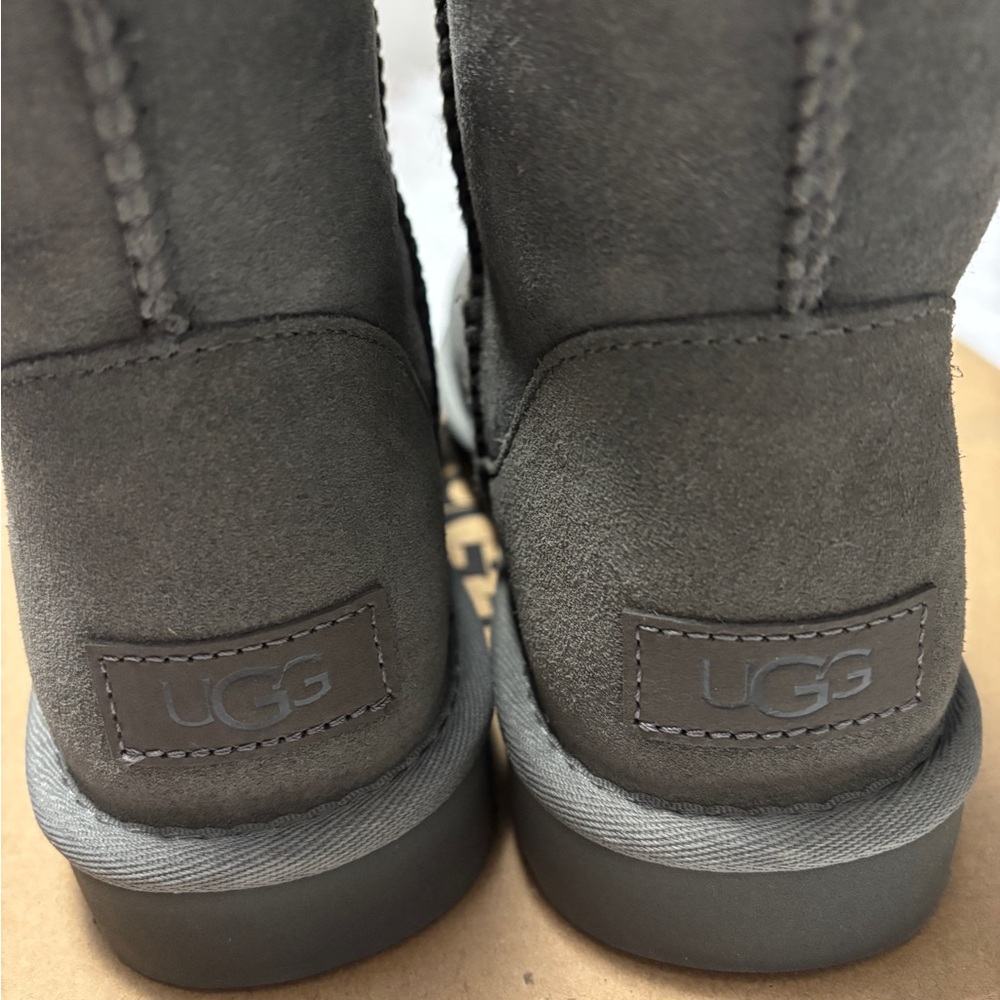 UGG Classic short boots - Picture 5 of 6